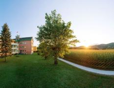Ring Bio-Hotel Wilfinger Aussenansicht des Ring Bio-Hotels Wilfinger bei Sonnenaufgang