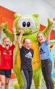 Vier Kinder im Turnsaal des AIGO Familien und Sport Resort